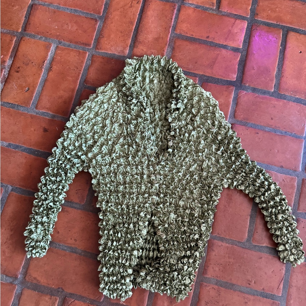 Textured scrunchie Green button down